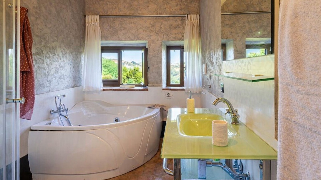 Photo of Bathroom in Bellante