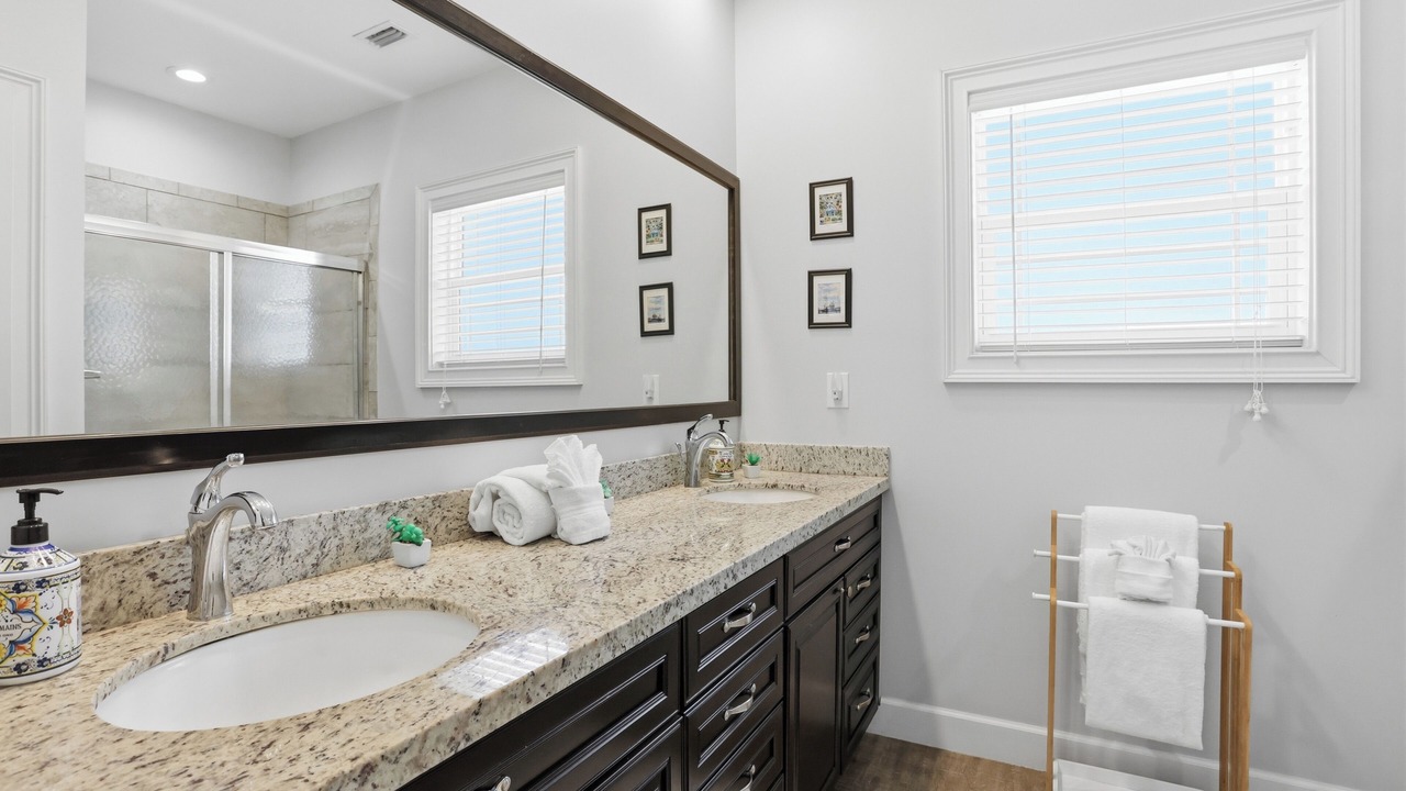Photo of Bathroom in Marathon