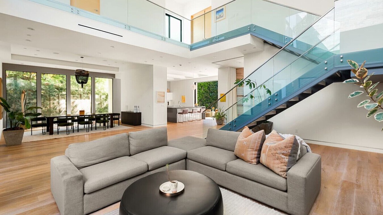 Photo of Livingroom in Beverly Grove