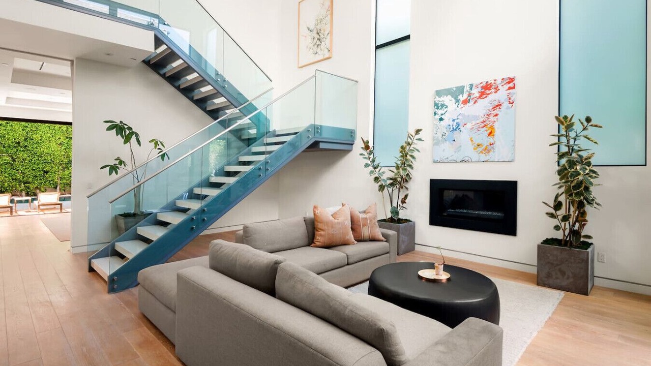 Photo of Livingroom in Beverly Grove