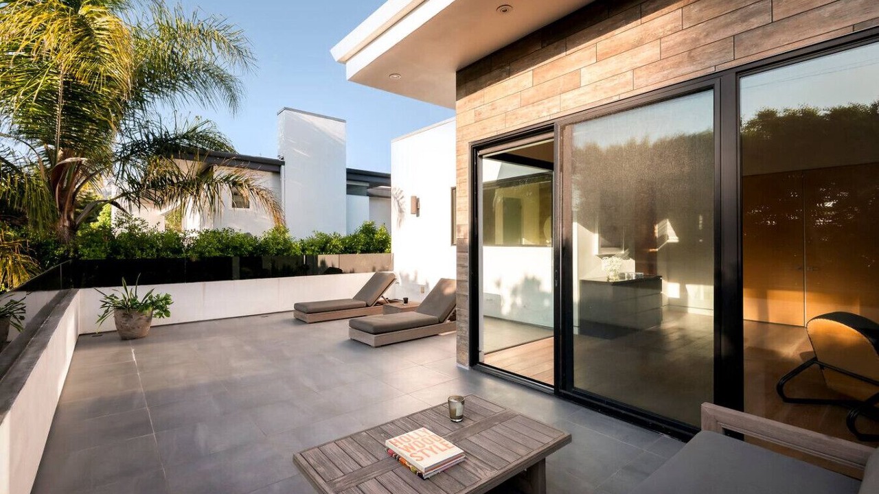 Photo of Patio Balcony in Beverly Grove