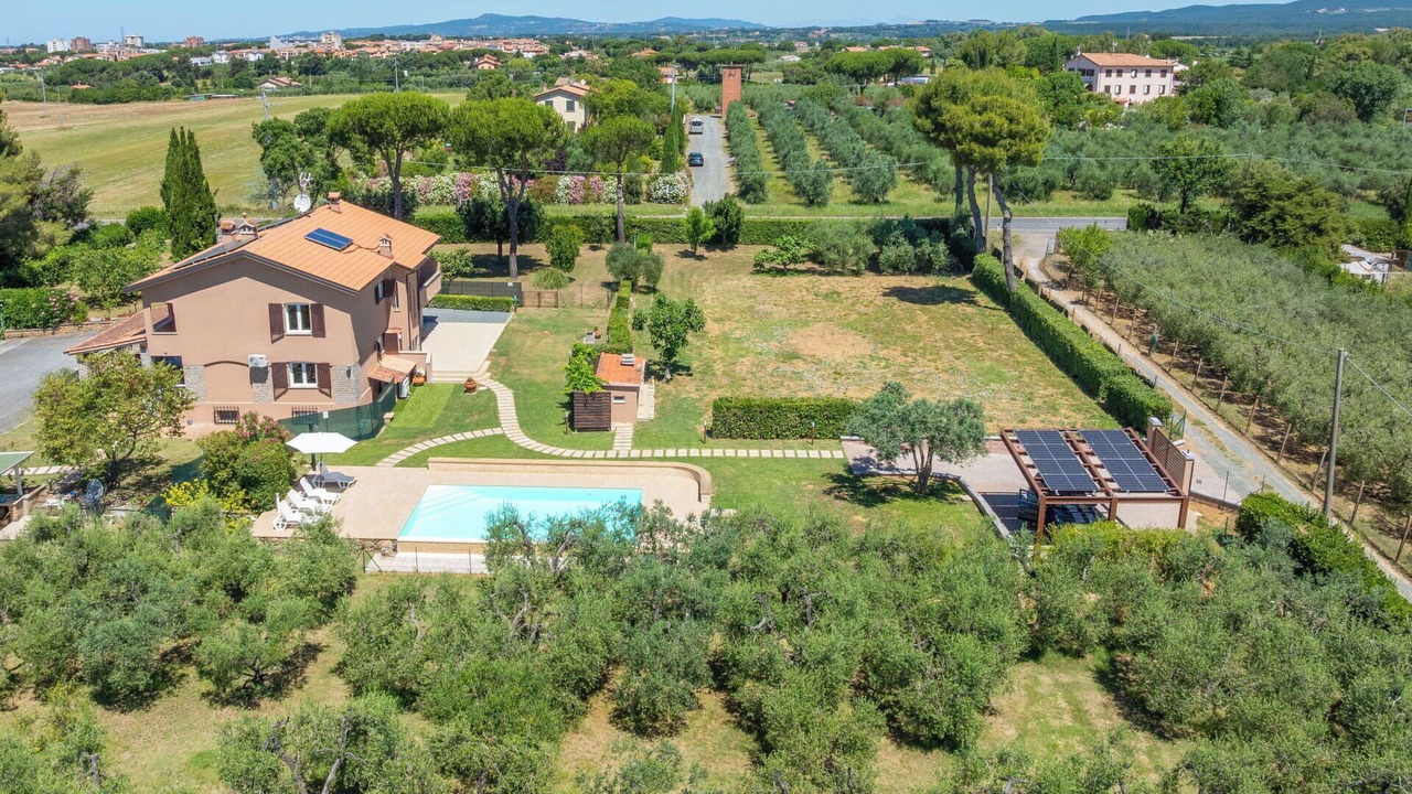 Photo of Outdoor in Cecina