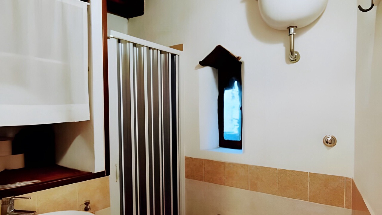 Photo of Bathroom in Sutri