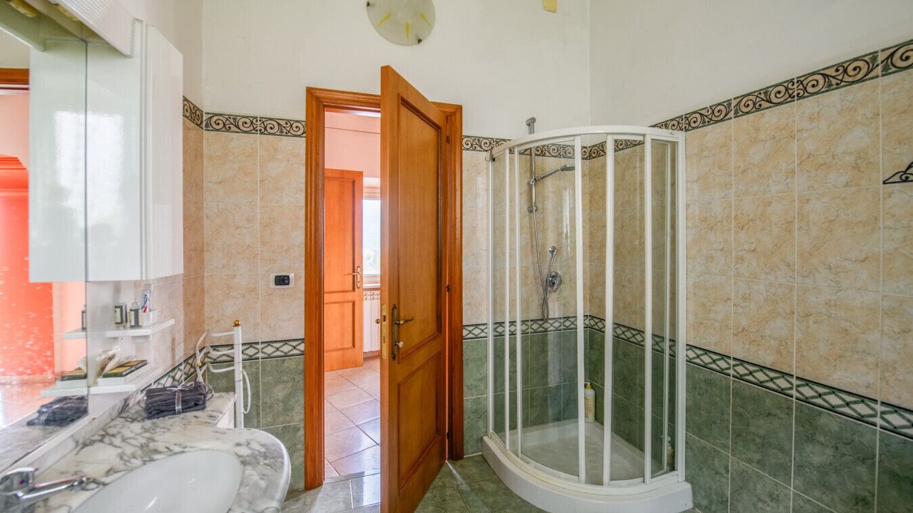 Photo of Bathroom in Capestrano