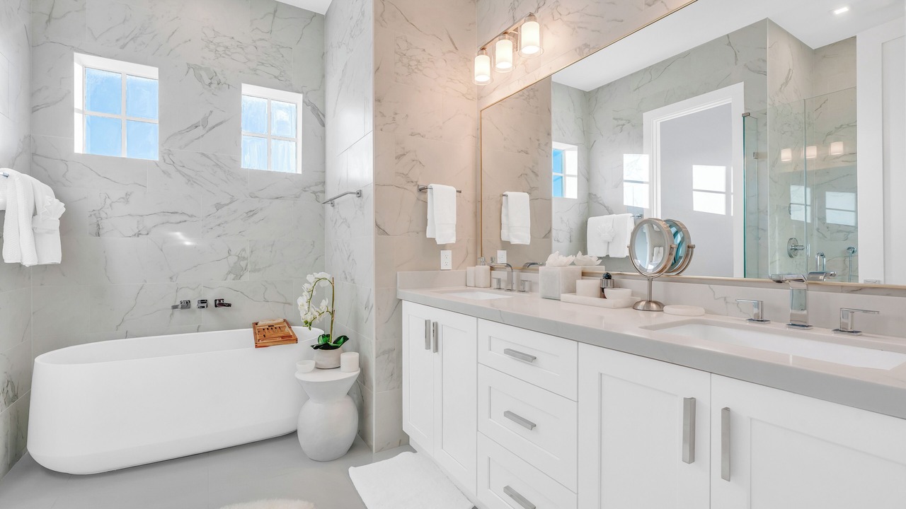 Photo of Bathroom in Marathon