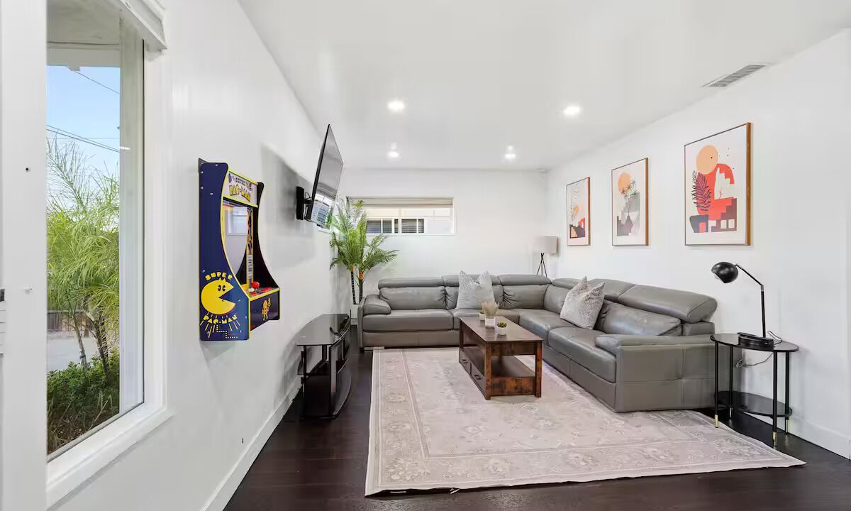 Photo of Livingroom in Hawthorne
