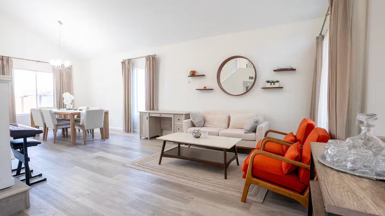 Photo of Livingroom in Palmdale