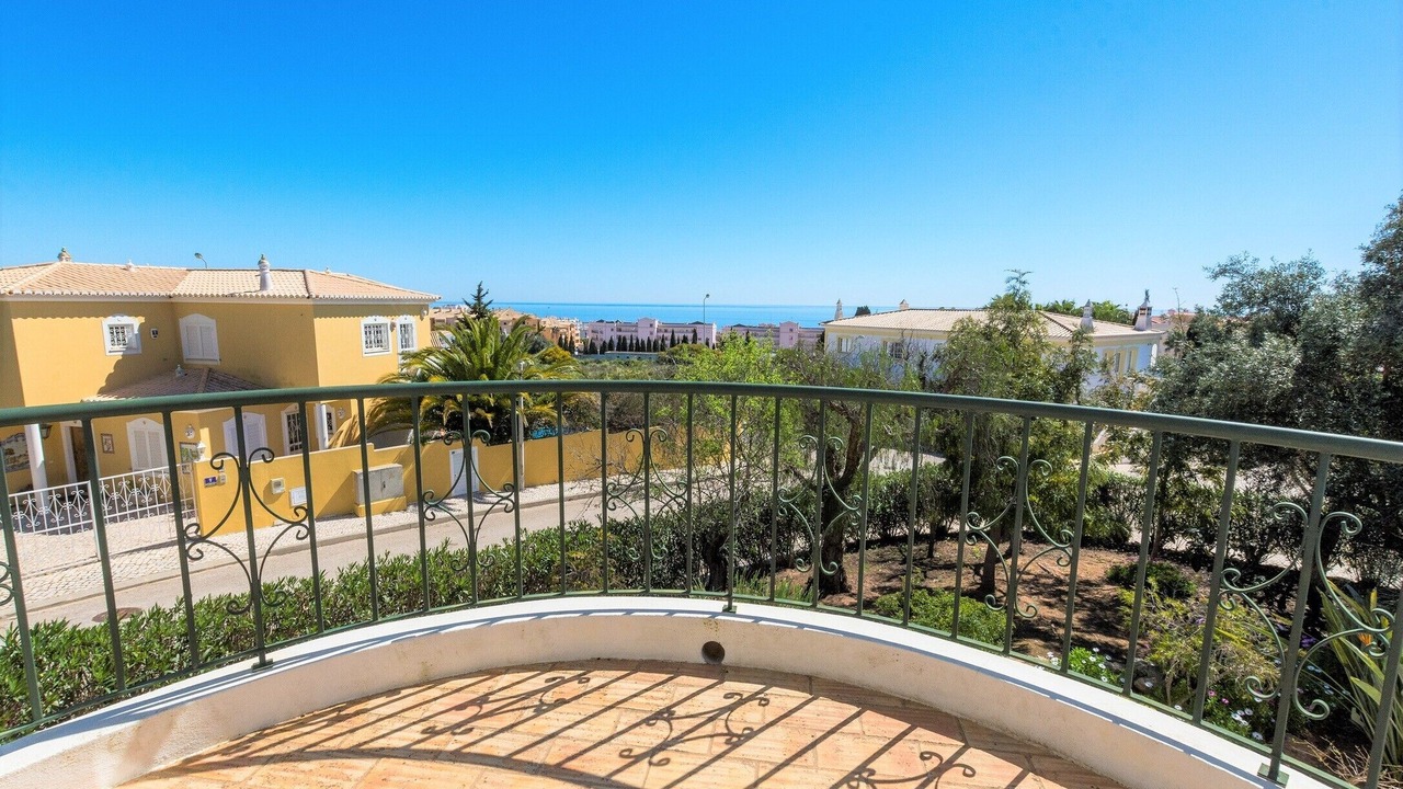 Photo of Outdoor in Luz