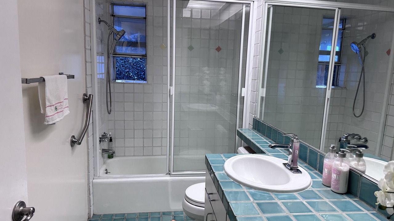 Photo of Bathroom in Seaside