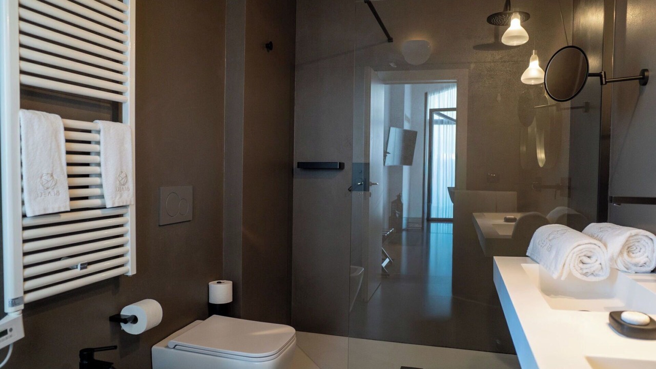 Photo of Bathroom in Controguerra
