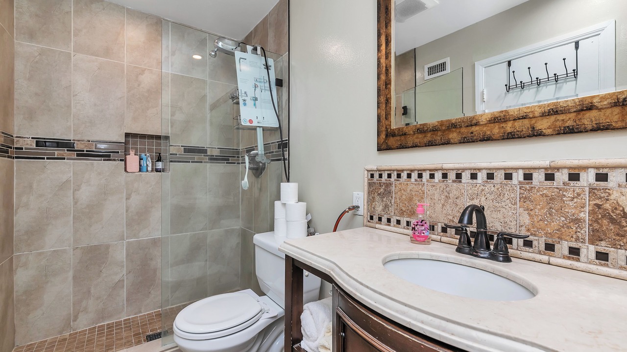 Photo of Bathroom in Harbor