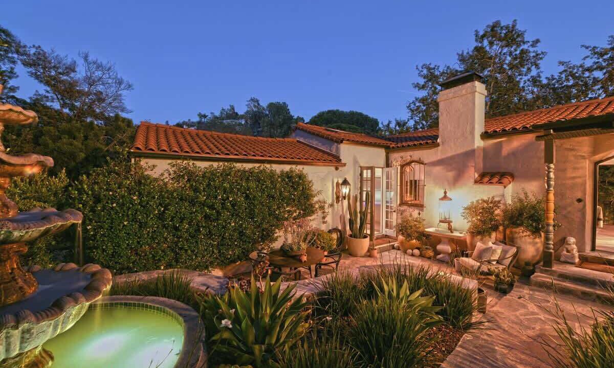 Photo of Outdoor in Beachwood Canyon