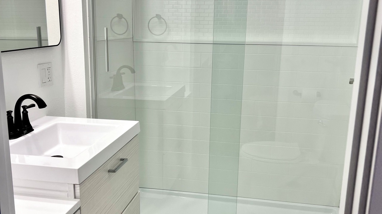 Photo of Bathroom in Harbor