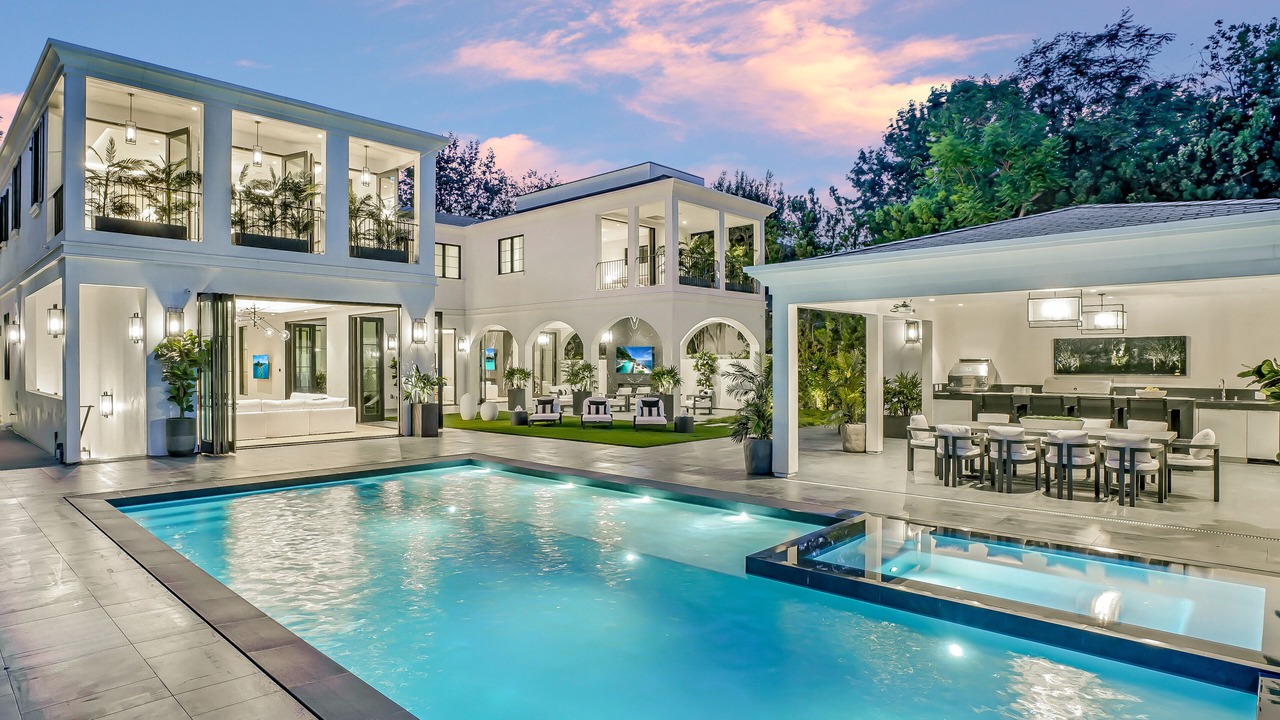 Photo of Others in Beverly Hills
