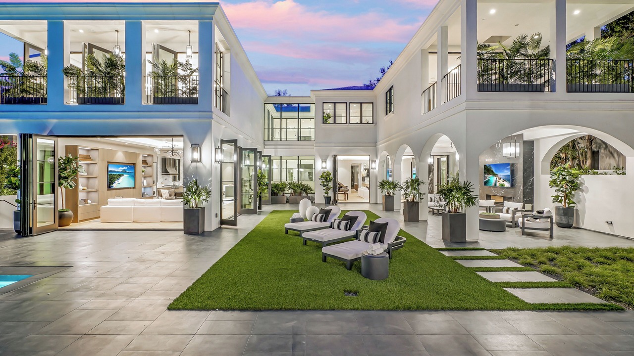 Photo of Others in Beverly Hills