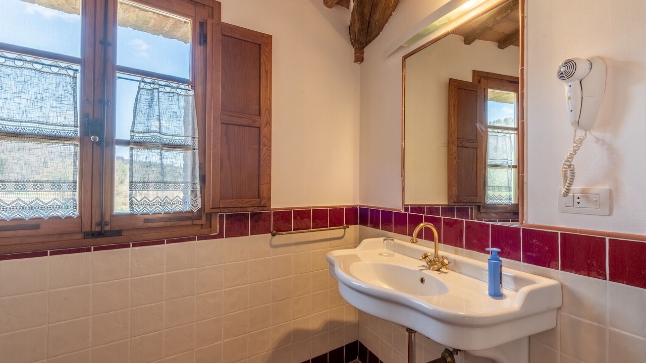 Photo of Bathroom in Simignano