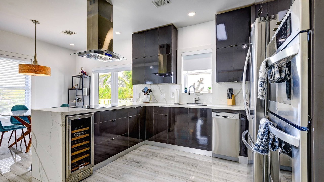 Photo of Bedroom in Breezeswept Beach Estates