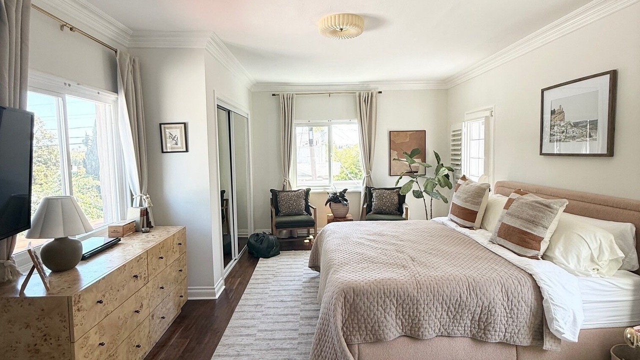Photo of Bedroom in Greater Wilshire - Hancock Park