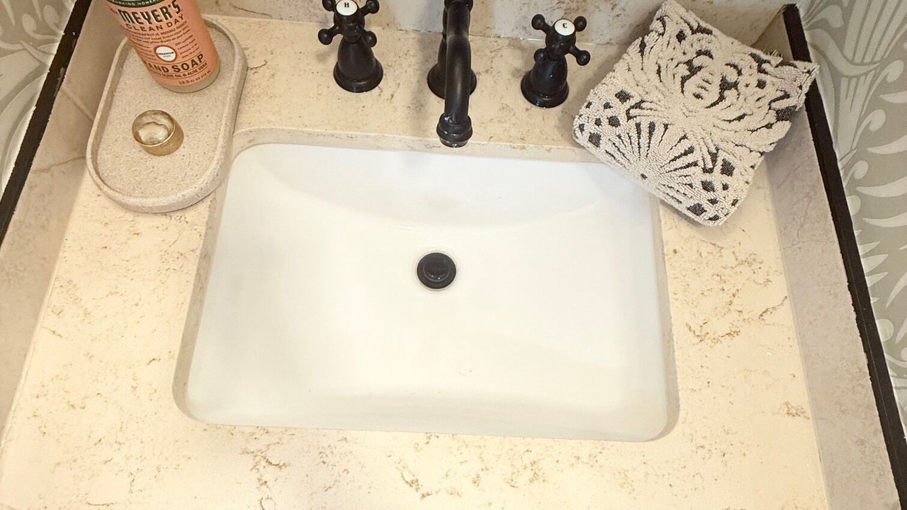Photo of Bathroom in Greater Wilshire - Hancock Park