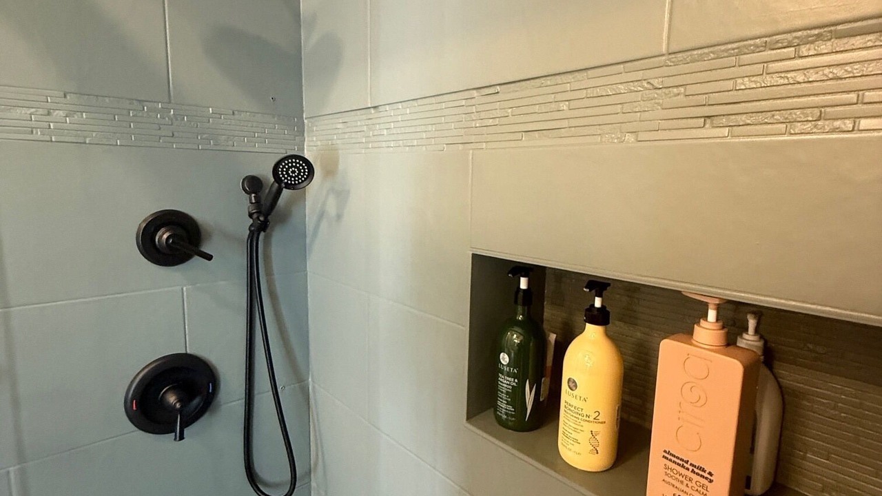 Photo of Bathroom in Greater Wilshire - Hancock Park