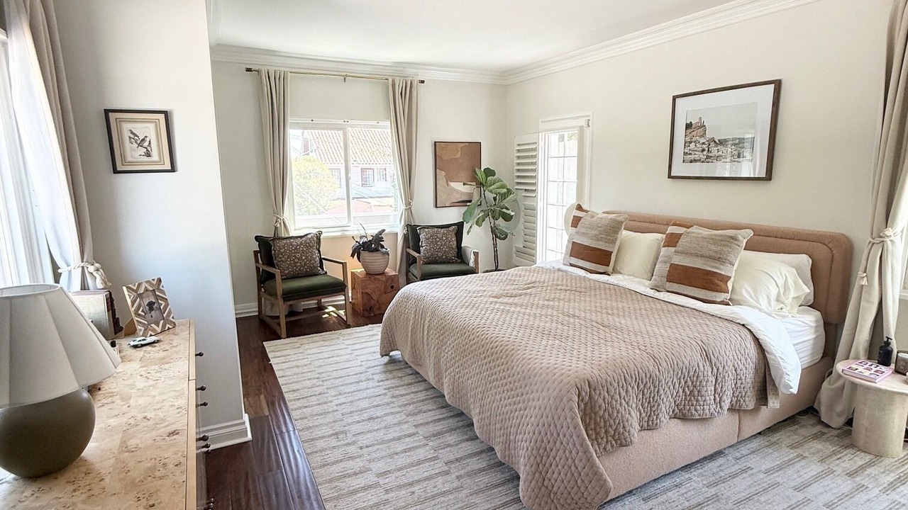 Photo of Bedroom in Greater Wilshire - Hancock Park