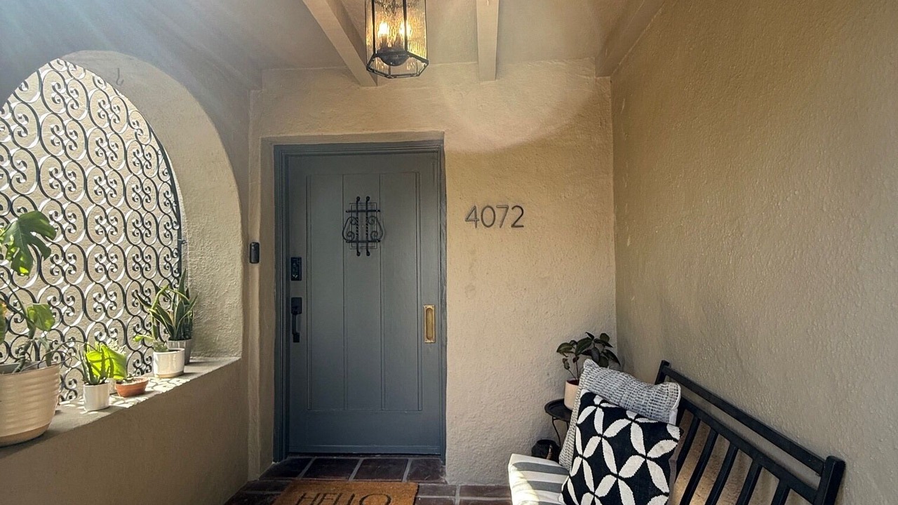 Photo of Patio Balcony in Greater Wilshire - Hancock Park