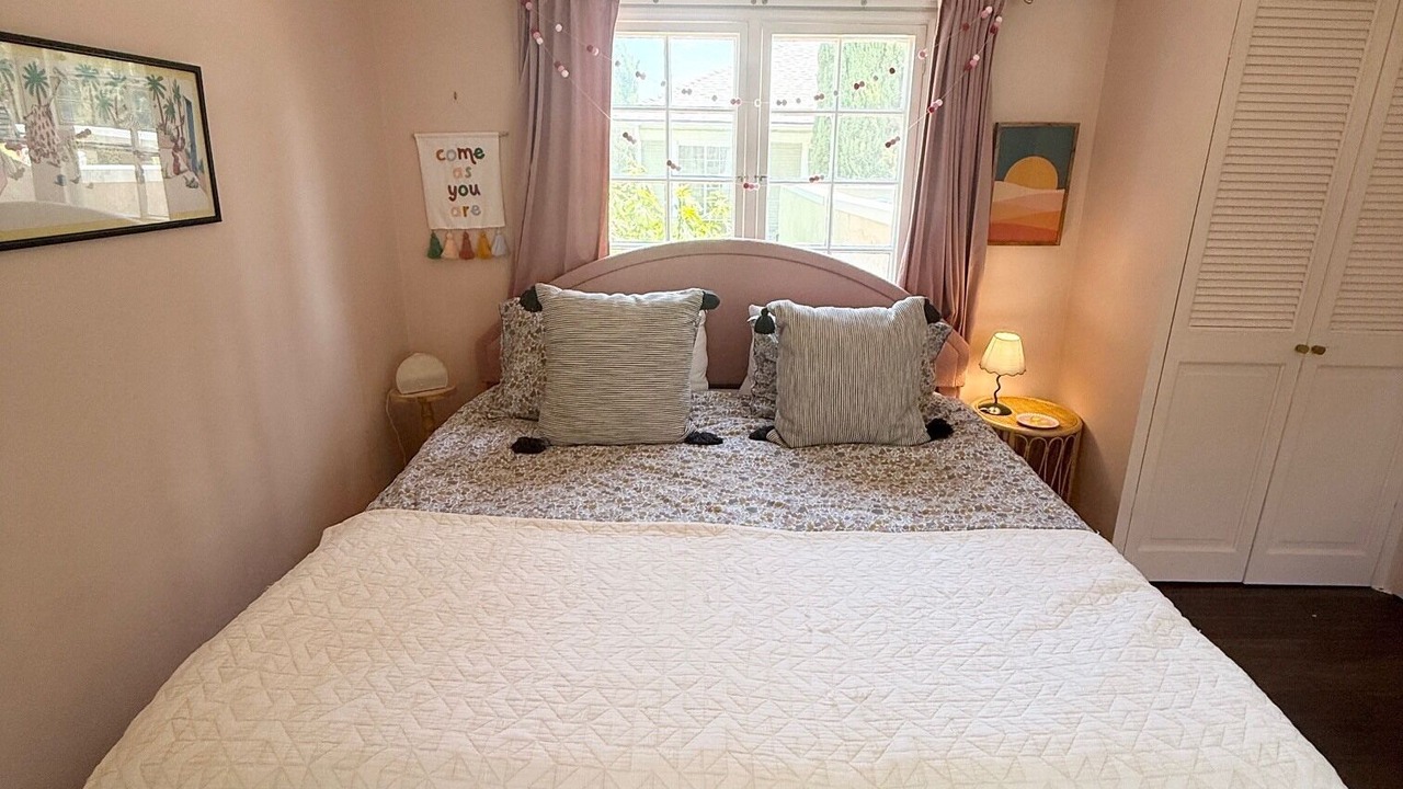 Photo of Bedroom in Greater Wilshire - Hancock Park