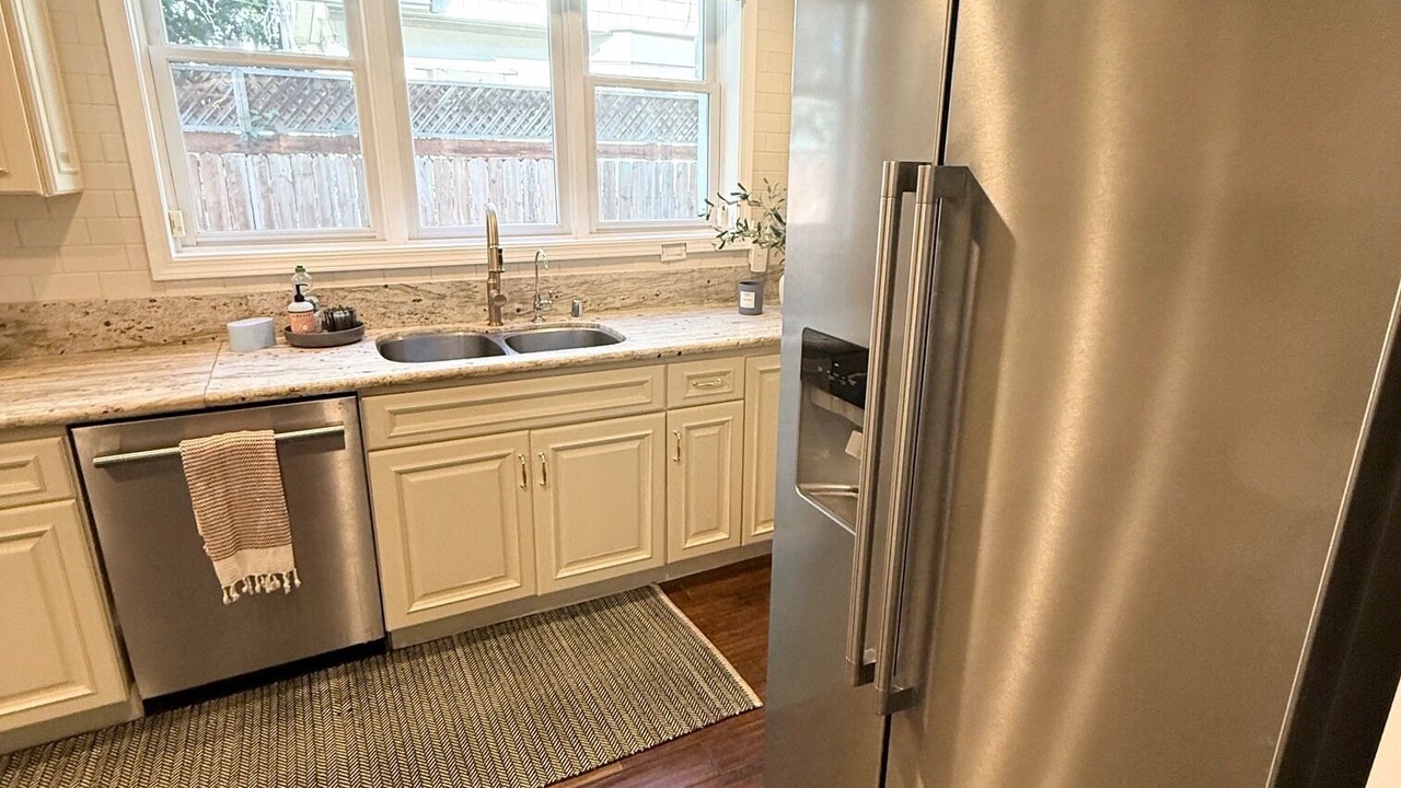 Photo of Kitchen in Greater Wilshire - Hancock Park