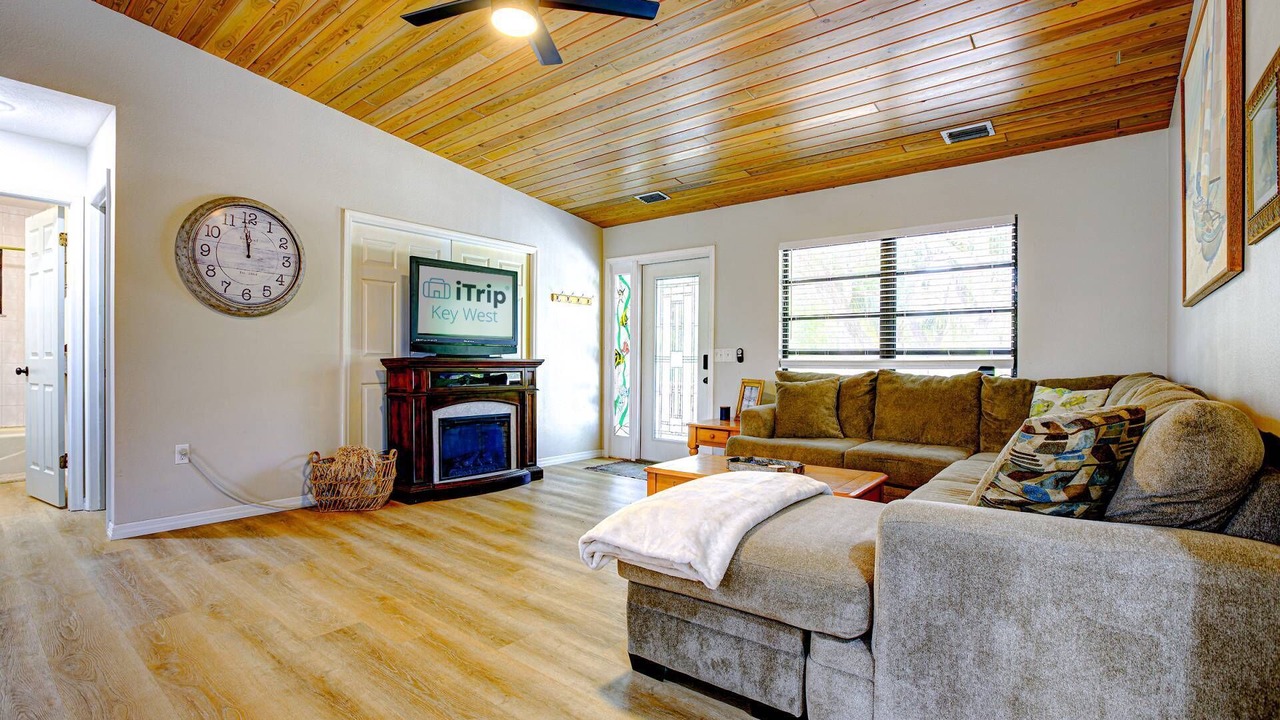 Photo of Bedroom in Breezeswept Beach Estates
