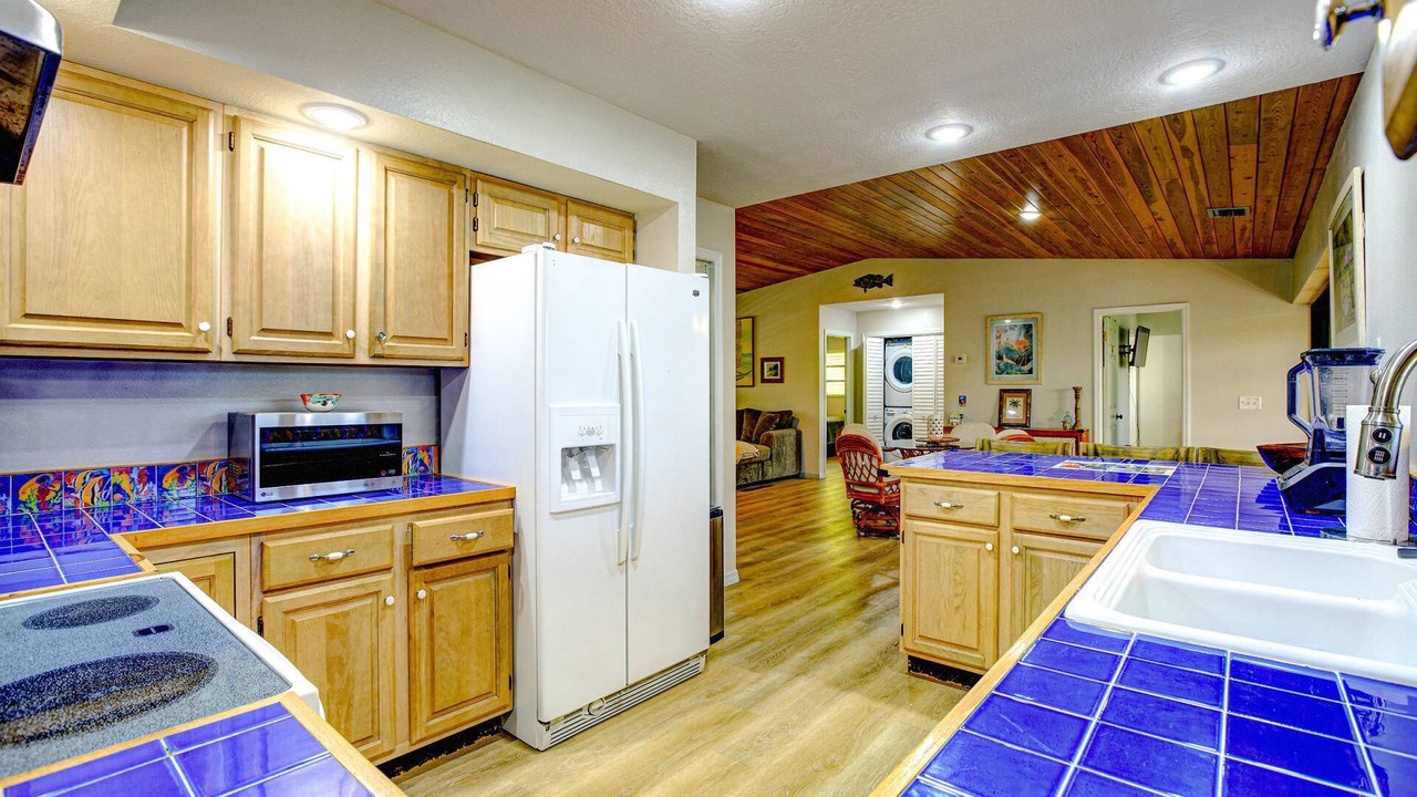 Photo of Bedroom in Breezeswept Beach Estates
