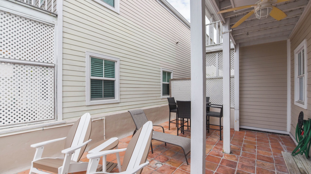 Photo of Outdoor in Uptown - Upper Duval