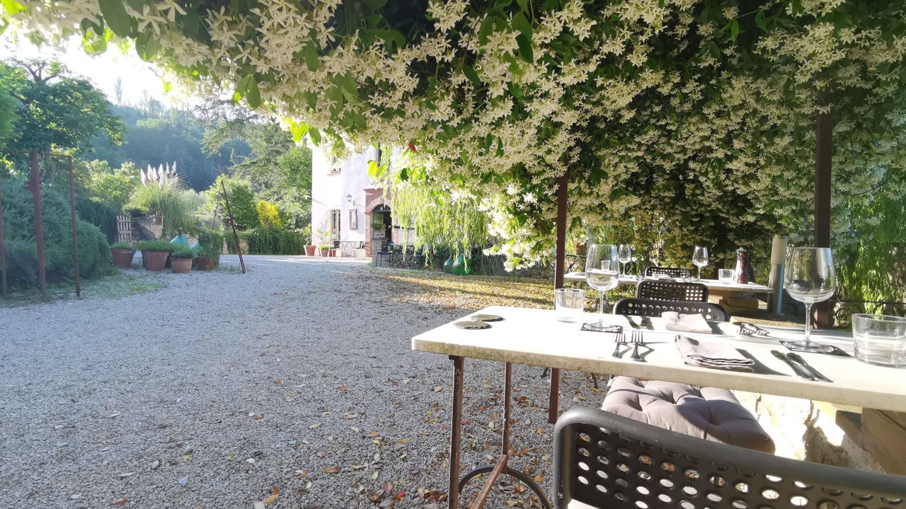 Photo of Others in Montone