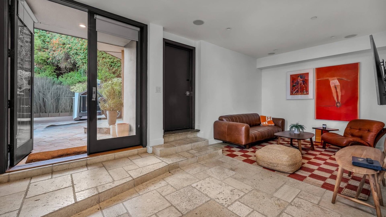 Photo of Outdoor in Hollywood Hills West