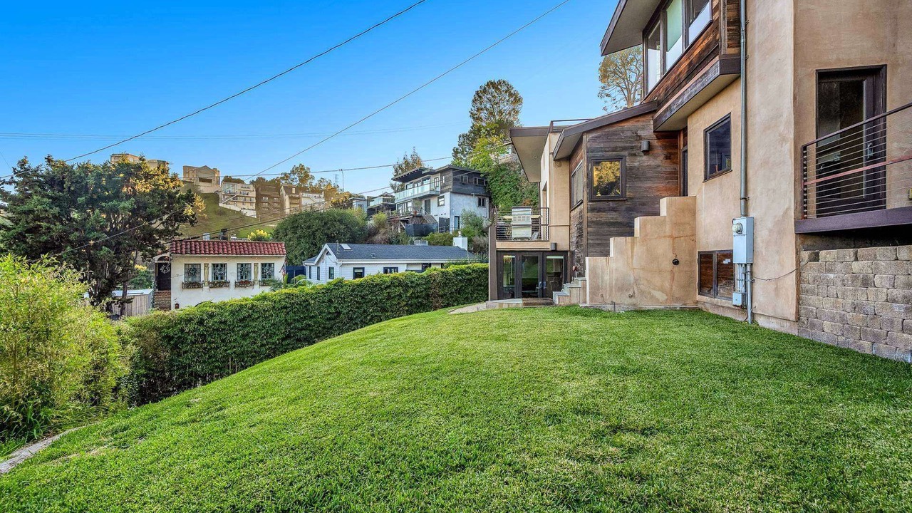 Photo of Others in Hollywood Hills West