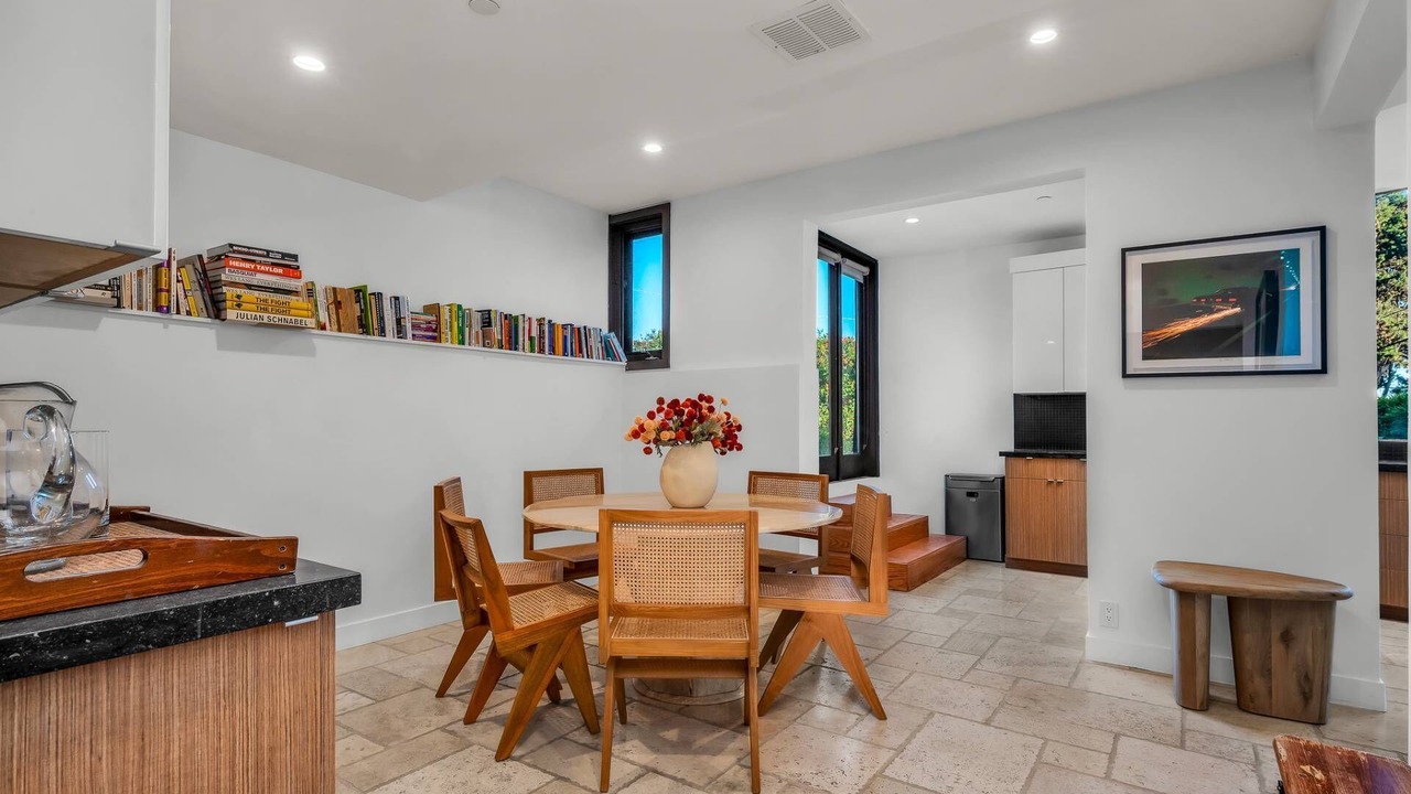 Photo of Others in Hollywood Hills West
