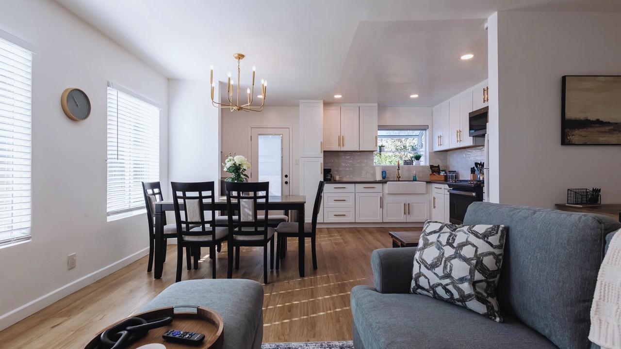 Photo of Livingroom in Lawndale