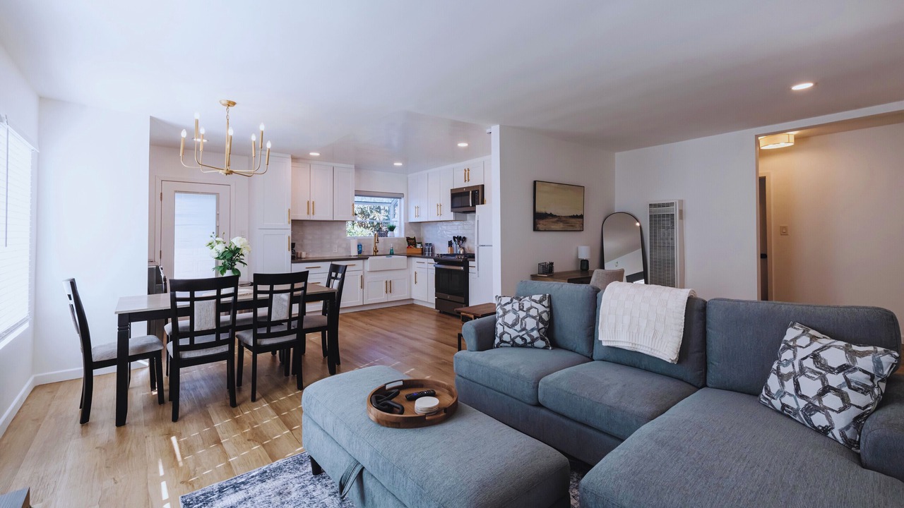 Photo of Livingroom in Lawndale