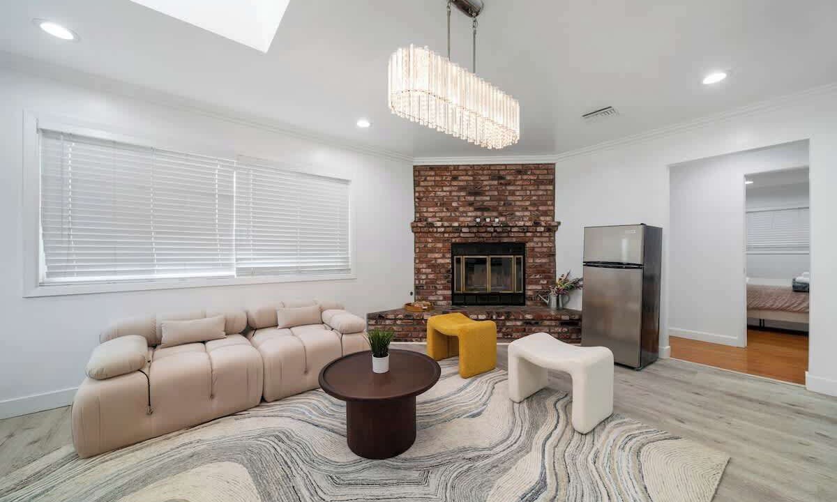 Photo of Livingroom in West Covina