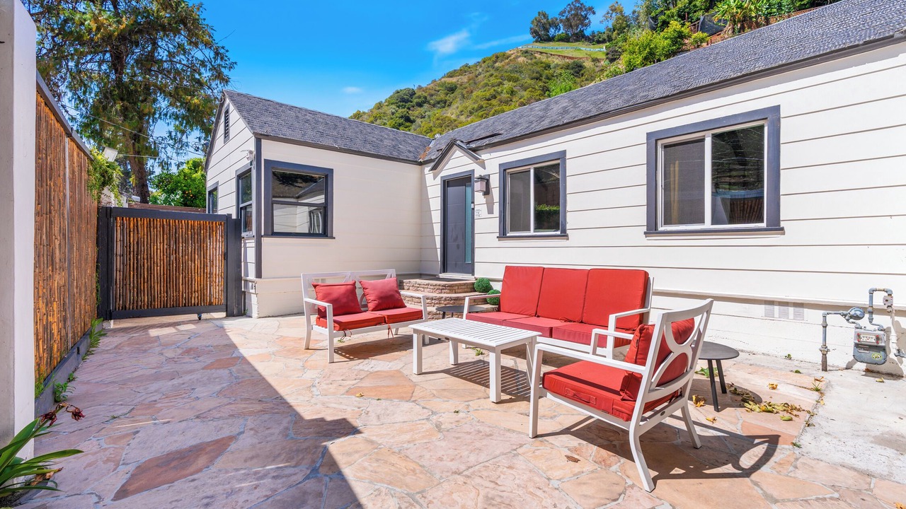 Photo of Patio Balcony in Beverly Glen