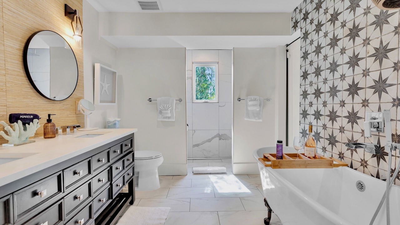 Photo of Bathroom in Midtown