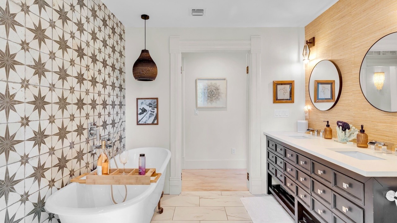 Photo of Bathroom in Midtown