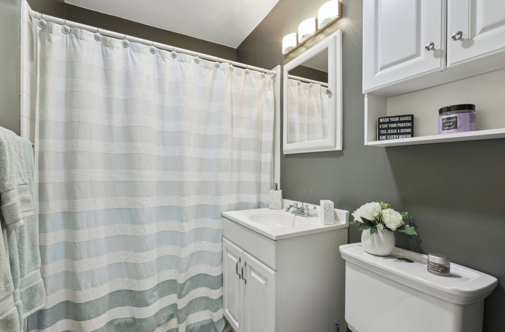 Photo of Bathroom in Harbor