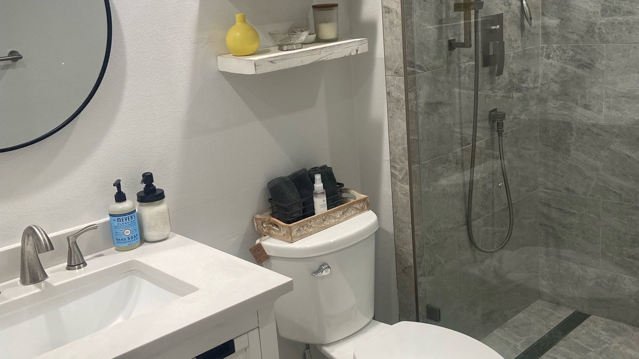 Photo of Bathroom in Pico-Union