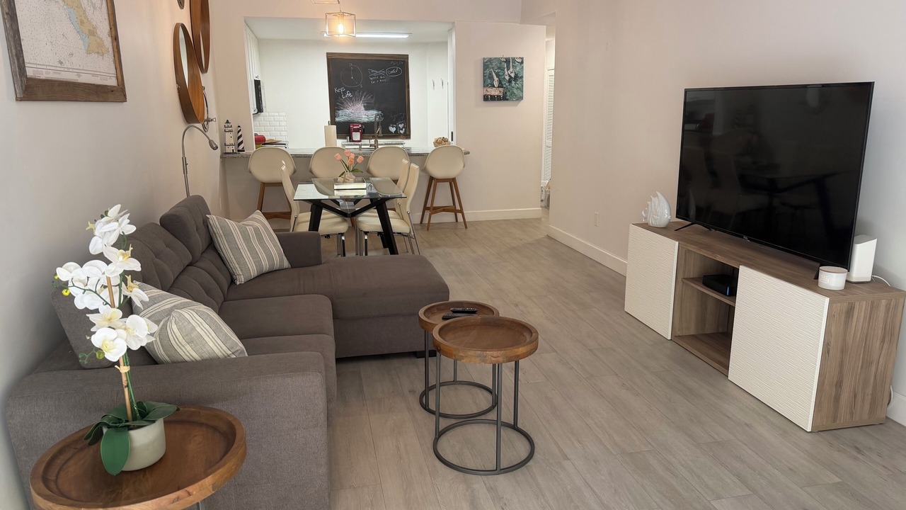 Photo of Livingroom in Rock Harbor