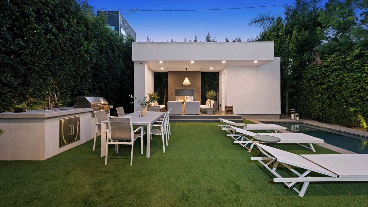 Photo of Outdoor in Beverly Grove