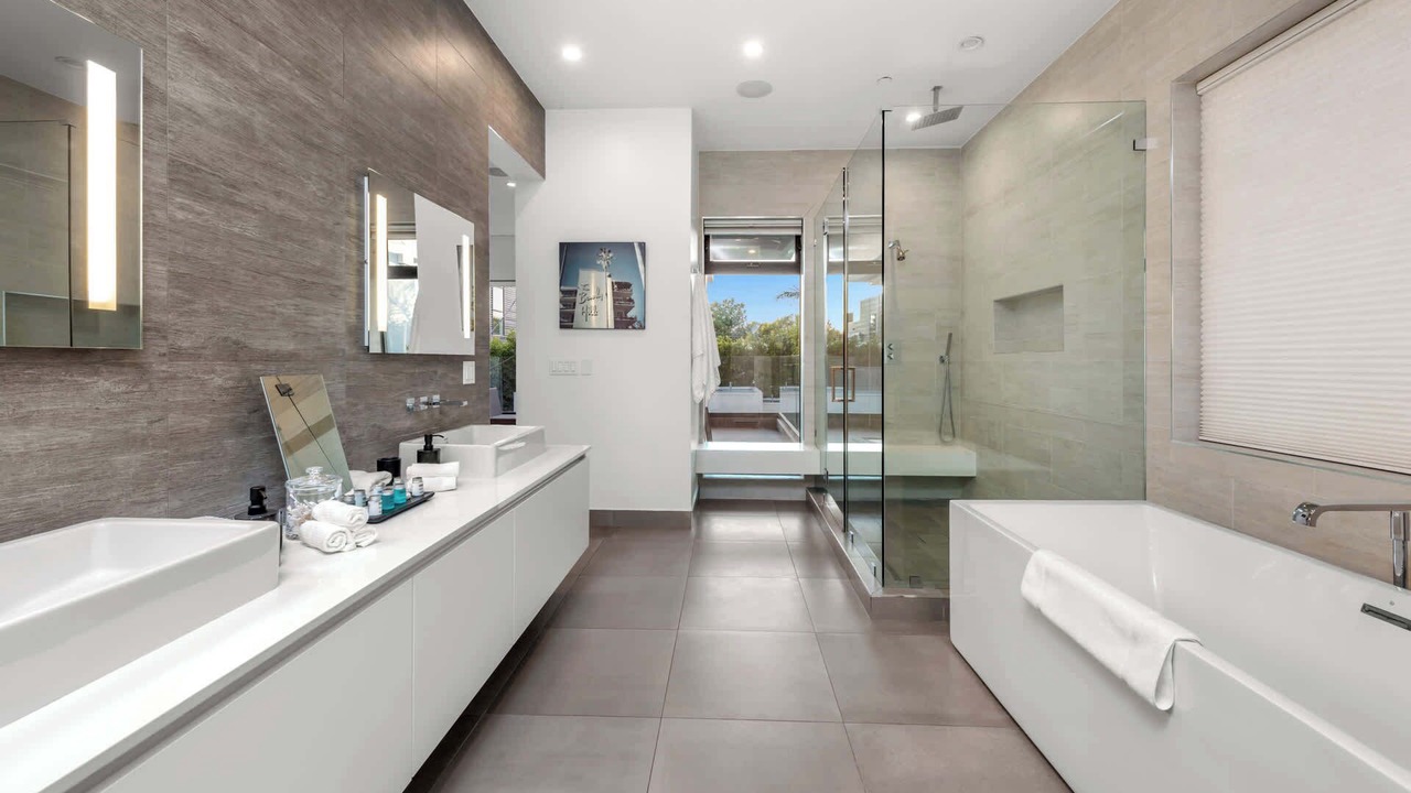 Photo of Bathroom in Beverly Grove