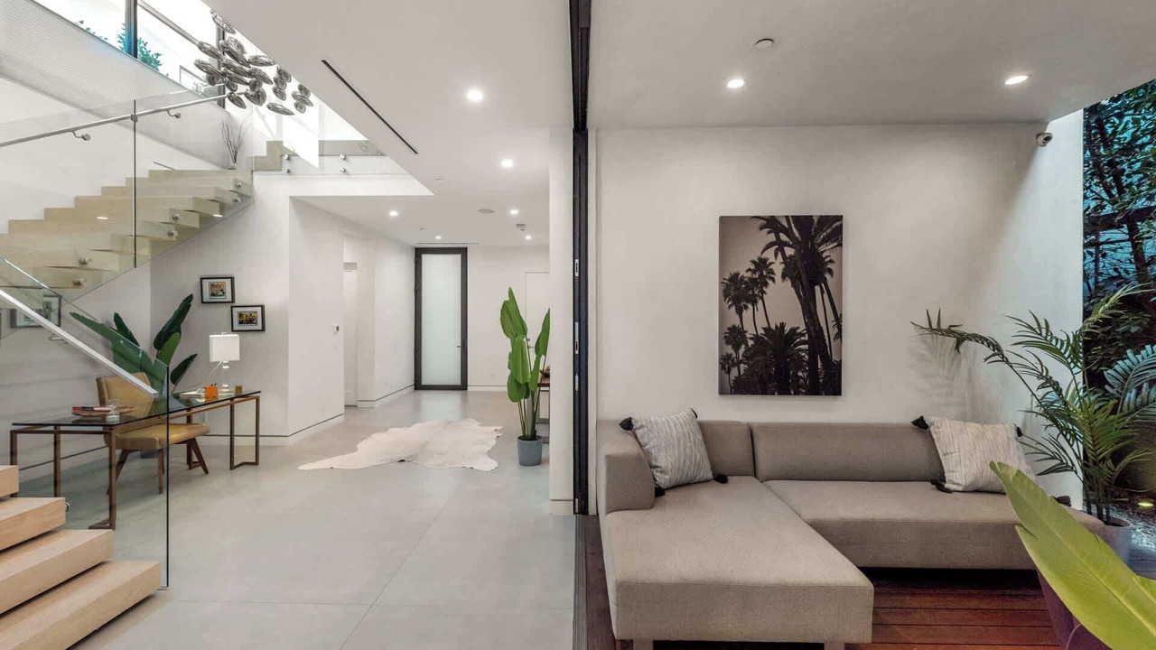 Photo of Livingroom in Beverly Grove