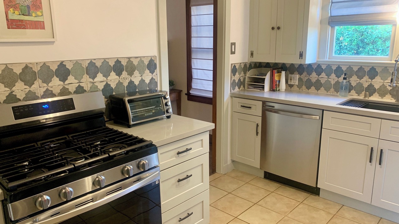 Photo of Kitchen in Mid-Wilshire