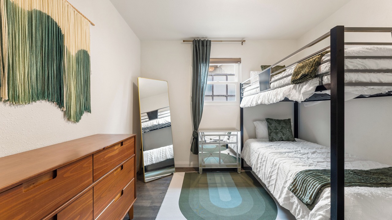 Photo of Bedroom in Inglewood