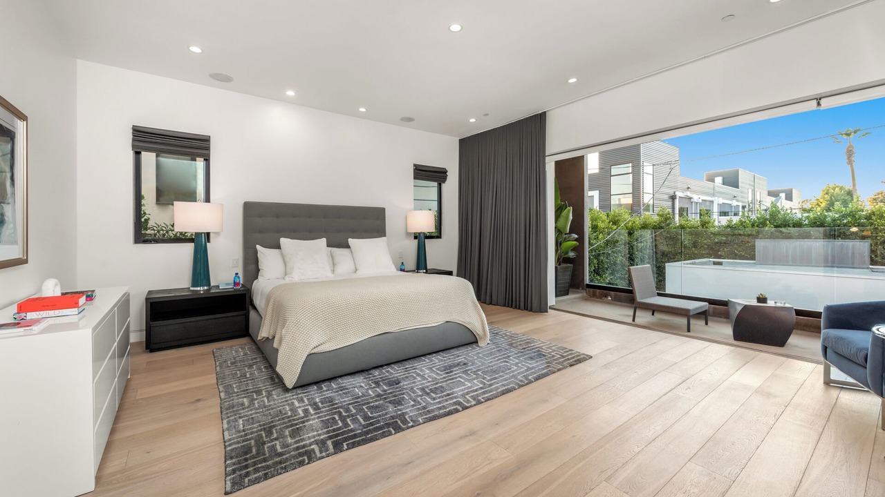 Photo of Bedroom in Beverly Grove